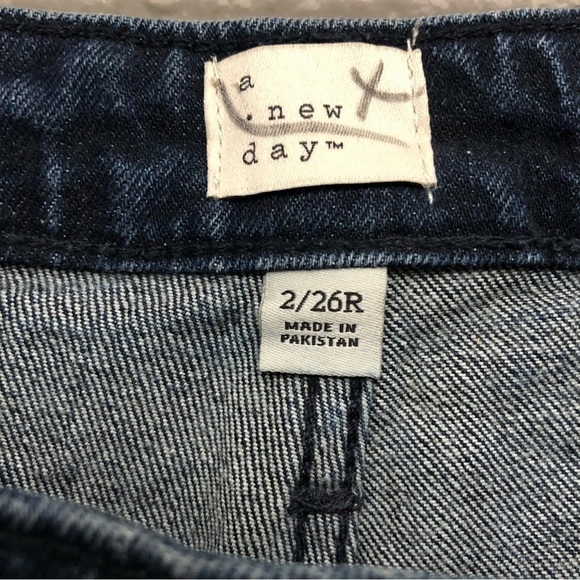 A New Day Women’s Dark Wash High Rise Straight Bootcut Jeans Size 2/26 NWT - Picture 3 of 6